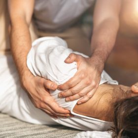 traditional-thai-massage-frozen-shoulder-treatme-2021-09-02-16-33-09-utc (FILEminimizer)